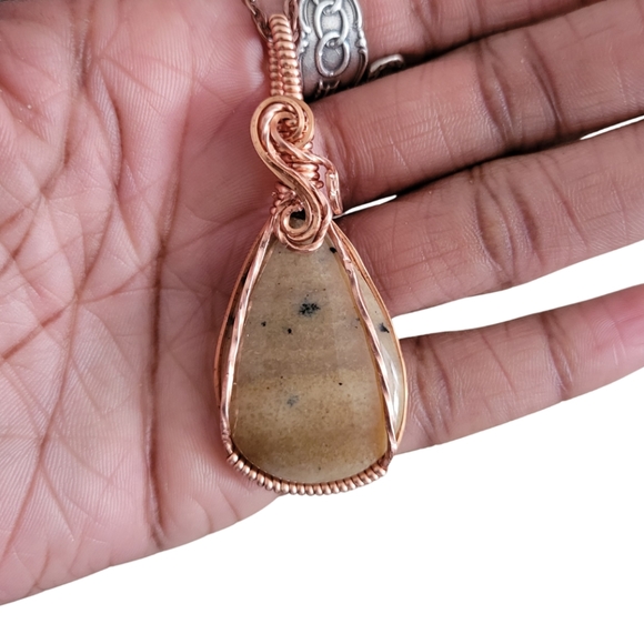 Honey Dendritic Pendant - Picture 3 of 4